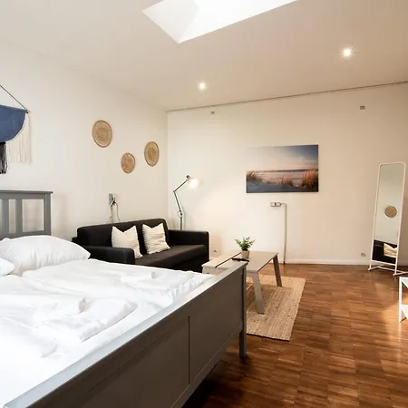 Hamburg - 2 Bedrooms For Up To 11 Guests